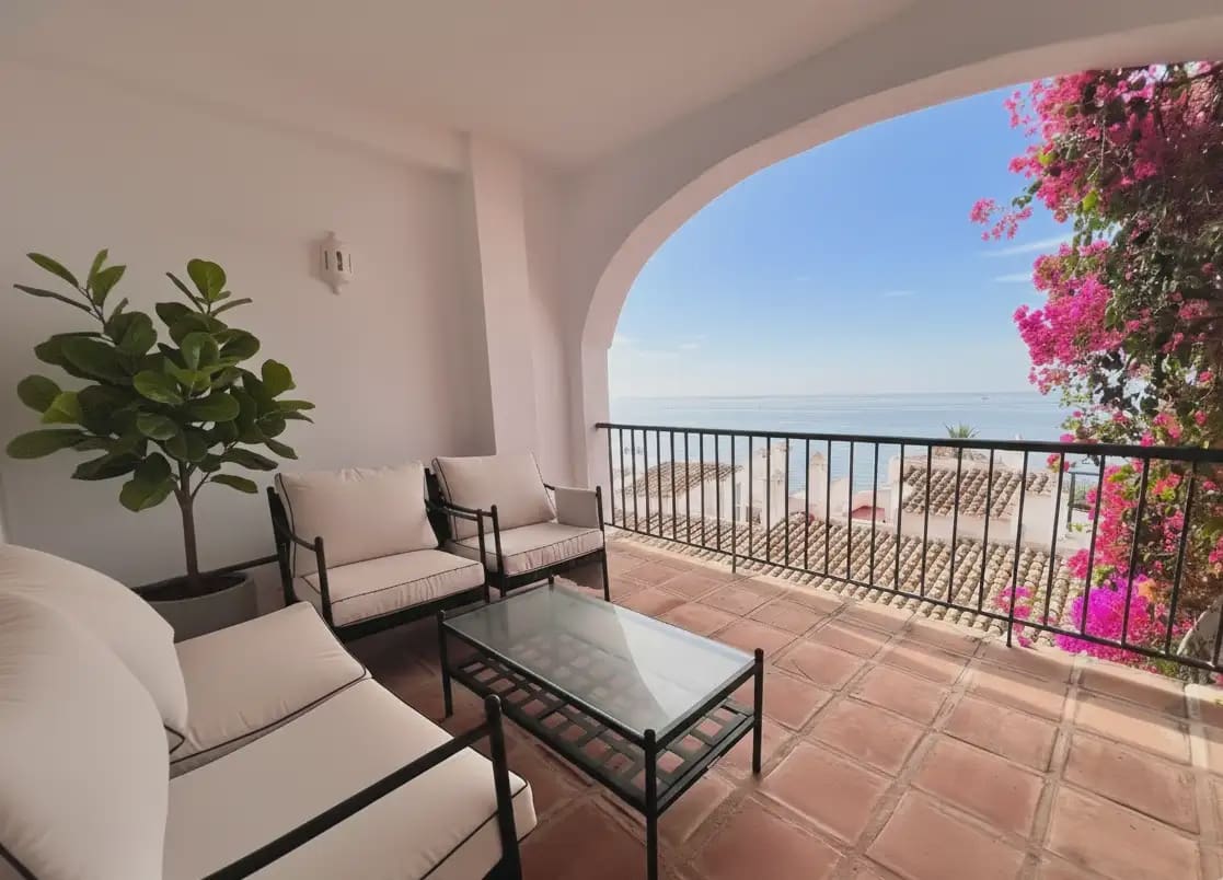 2 soveværelse Strandlejlighed til leje i Mijas med swimmingpool garage - € 1.500 (Ref: 10158259)
