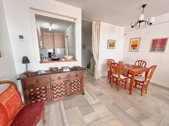 2 soveværelse Strandlejlighed til leje i Calahonda, Mijas med swimmingpool garage - € 1.500 (Ref: 10158259)