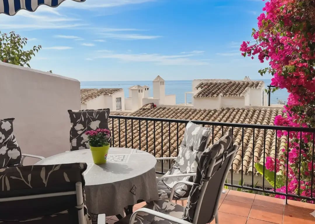 2 soveværelse Strandlejlighed til leje i Mijas med swimmingpool garage - € 1.500 (Ref: 10158259)