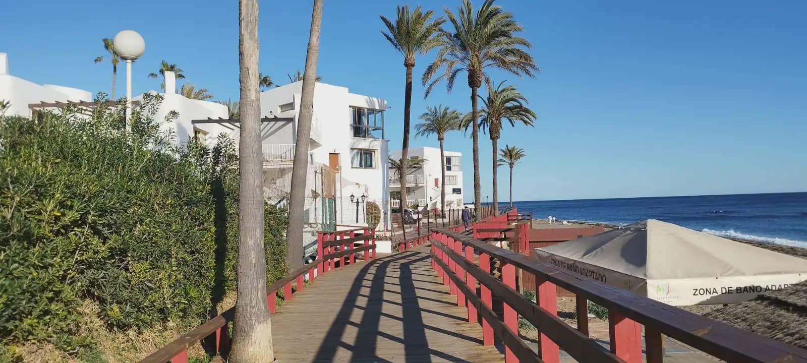 2 soveværelse Strandlejlighed til leje i Mijas med swimmingpool garage - € 1.500 (Ref: 10158259)