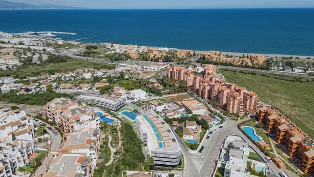 3 Zimmer Apartment zu verkaufen in Castillo de la Duquesa, Manilva mit Pool Garage - 517.000 € (Ref: 10158281)