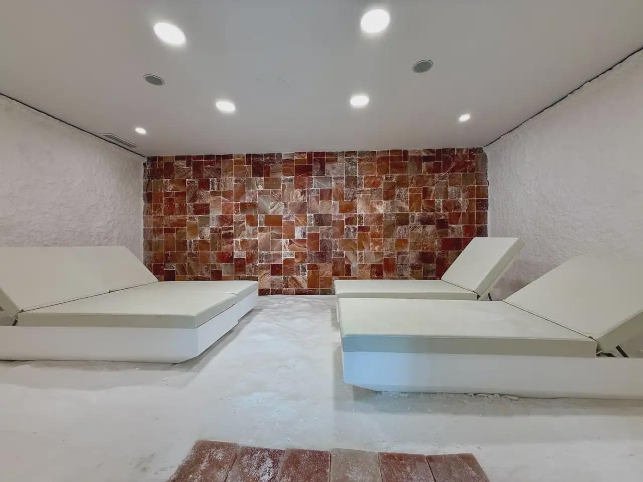 2 soveværelse Strandlejlighed til salg i Fuengirola med swimmingpool garage - € 994.000 (Ref: 10158292)