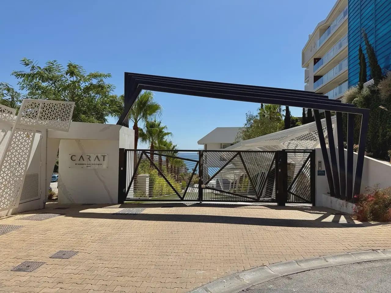 2 soveværelse Strandlejlighed til salg i Fuengirola med swimmingpool garage - € 994.000 (Ref: 10158292)