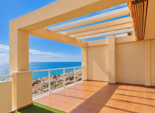 Ático de 4 habitaciones en Rincón de la Victoria en venta con piscina garaje - 1.050.000 € (Ref: 10167499)