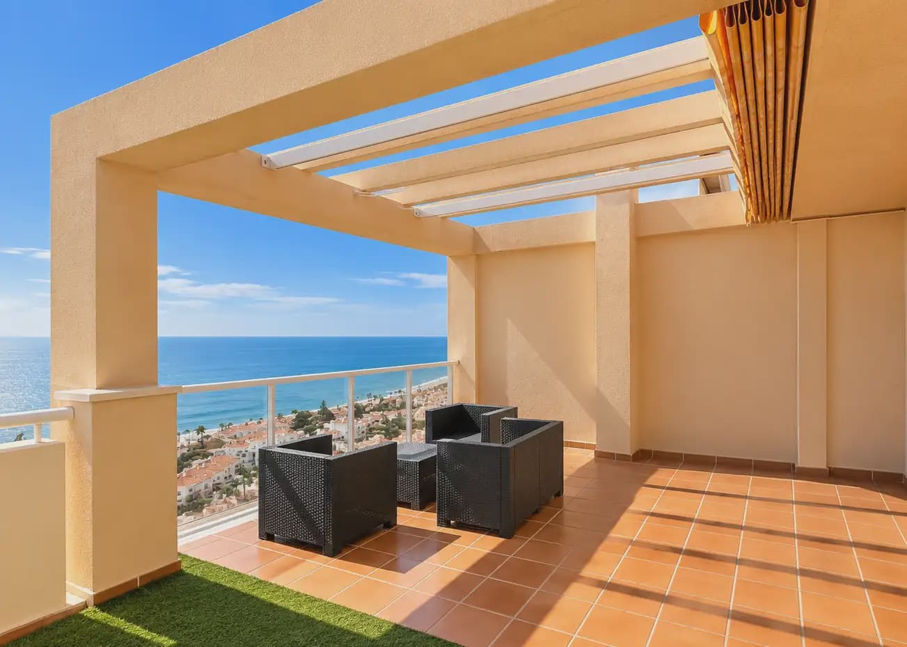 Ático de 4 habitaciones en Rincón de la Victoria en venta con piscina garaje - 1.050.000 € (Ref: 10167499)