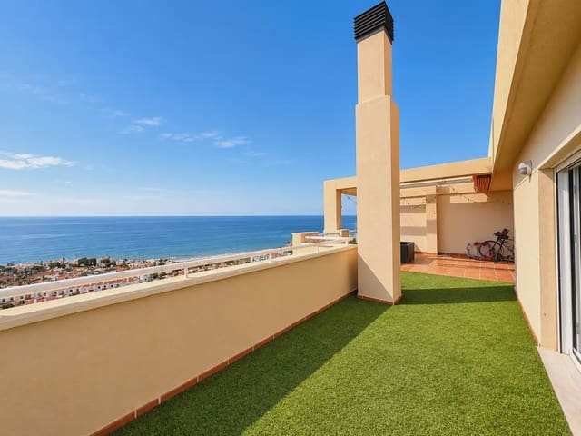 Ático de 4 habitaciones en Rincón de la Victoria en venta con piscina garaje - 1.050.000 € (Ref: 10167499)