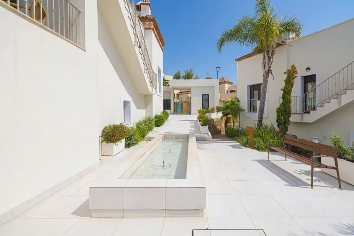 3 bedroom Semi-detached Villa for sale in Estepona with pool garage - € 470,250 (Ref: 10181061)