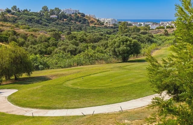 3 bedroom Semi-detached Villa for sale in Valle Romano Golf, Estepona with pool garage - € 470,250 (Ref: 10181061)