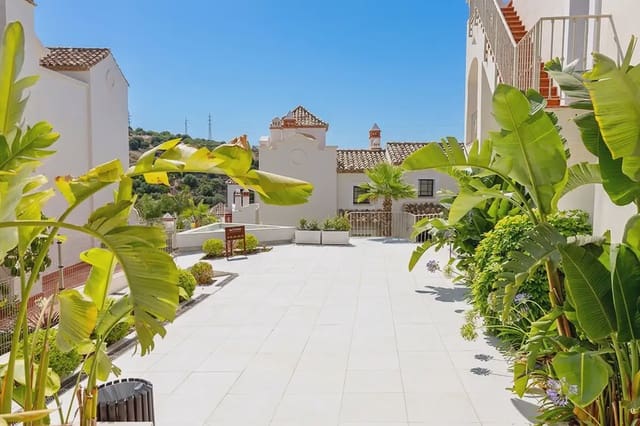 3 bedroom Semi-detached Villa for sale in Valle Romano Golf, Estepona with pool garage - € 470,250 (Ref: 10181061)