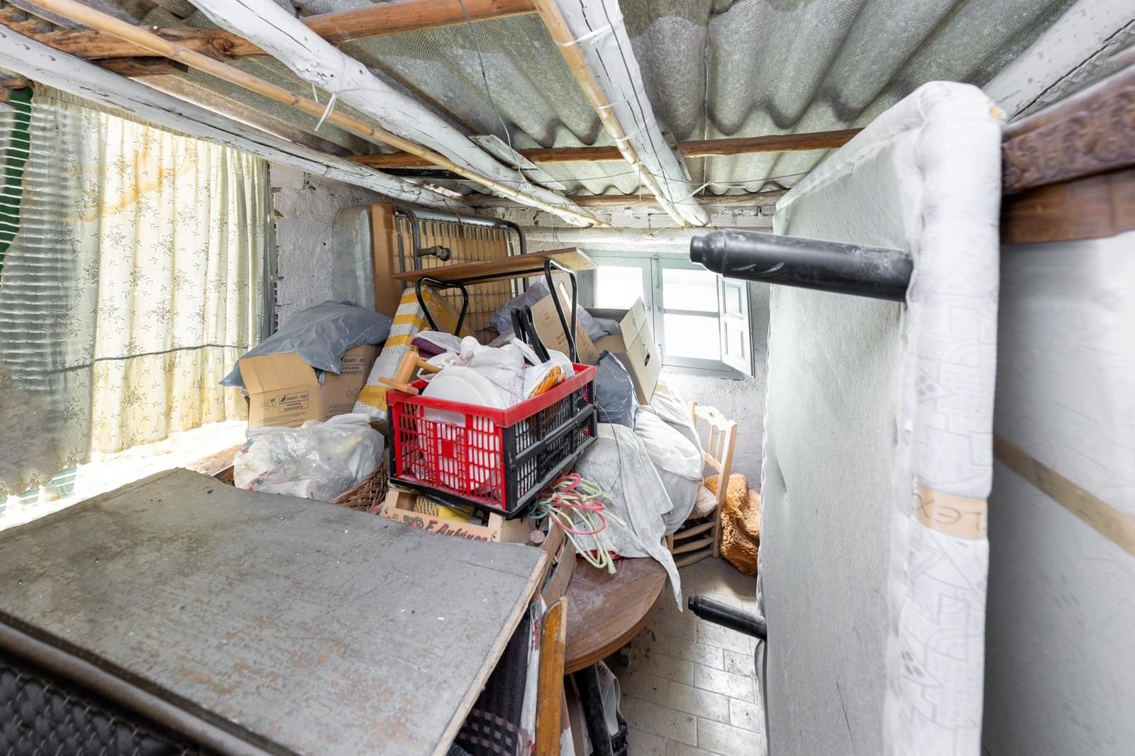 3 slaapkamer Halfvrijstaande villa te koop in Pinos Genil - € 67.000 (Ref: 10171967)