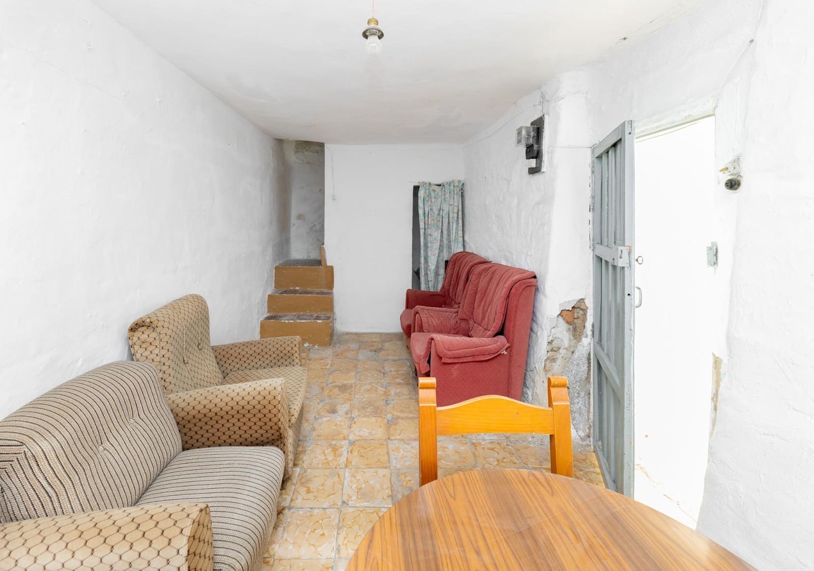 3 slaapkamer Halfvrijstaande villa te koop in Pinos Genil - € 67.000 (Ref: 10171967)