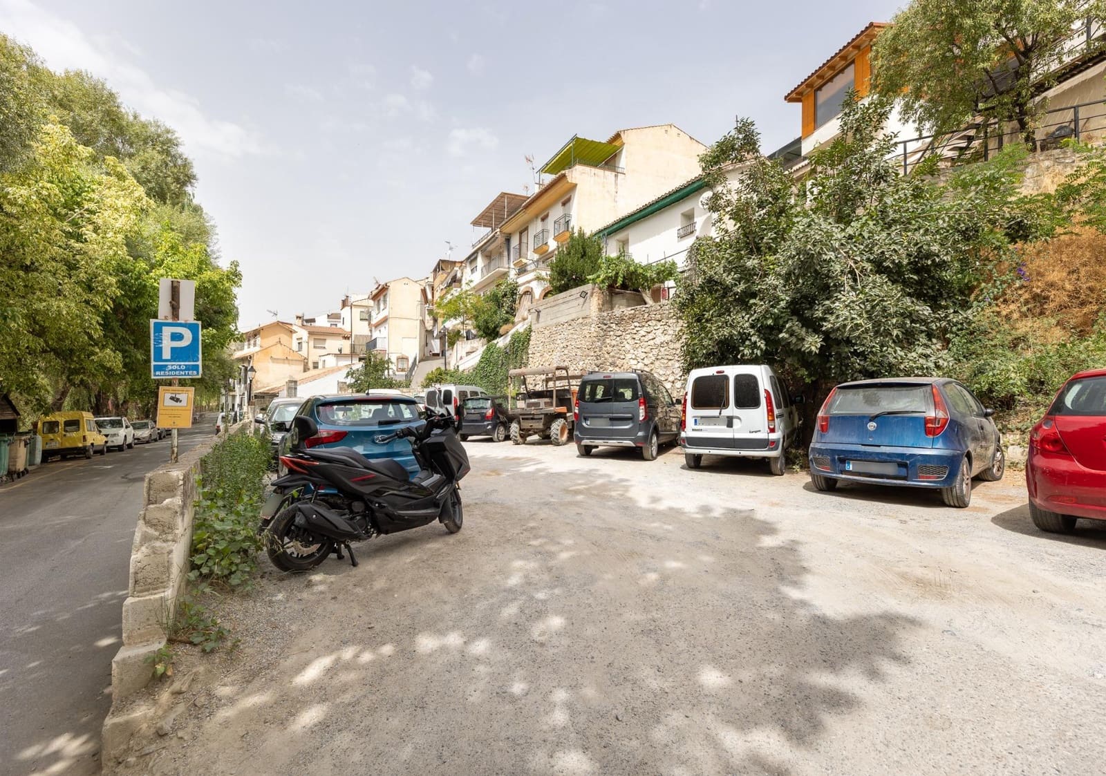 3 slaapkamer Halfvrijstaande villa te koop in Pinos Genil - € 67.000 (Ref: 10171967)