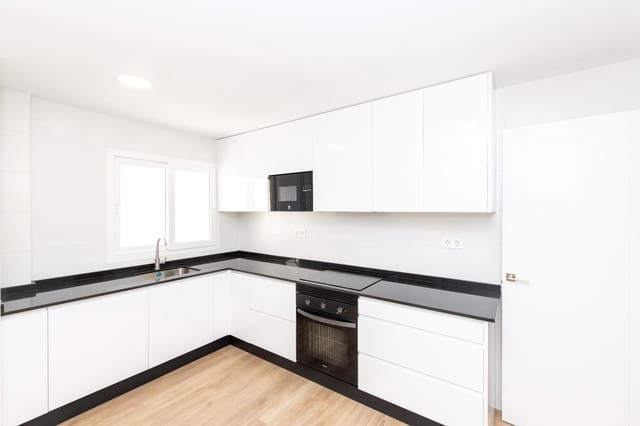4 chambre Penthouse à vendre à Pajaritos - Plaza de Toros, Grenade ville avec garage - 540 000 € (Ref: 10171969)