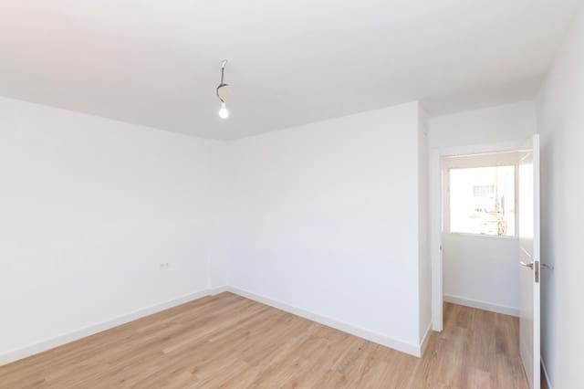 4 chambre Penthouse à vendre à Pajaritos - Plaza de Toros, Grenade ville avec garage - 540 000 € (Ref: 10171969)
