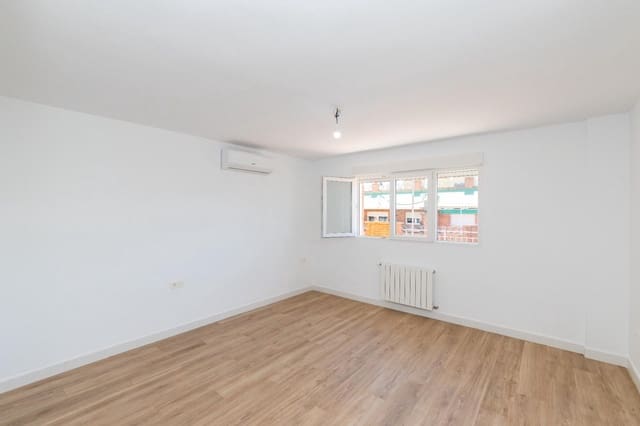 4 chambre Penthouse à vendre à Pajaritos - Plaza de Toros, Grenade ville avec garage - 540 000 € (Ref: 10171969)