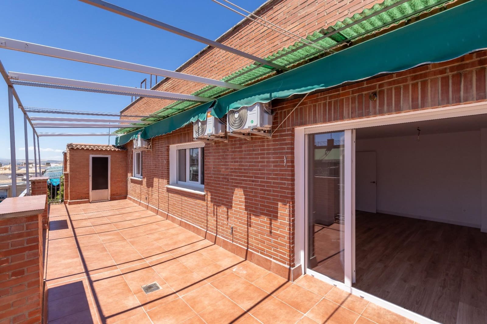 4 Zimmer Penthouse zu verkaufen in Granada Stadt mit Garage - 540.000 € (Ref: 10171969)