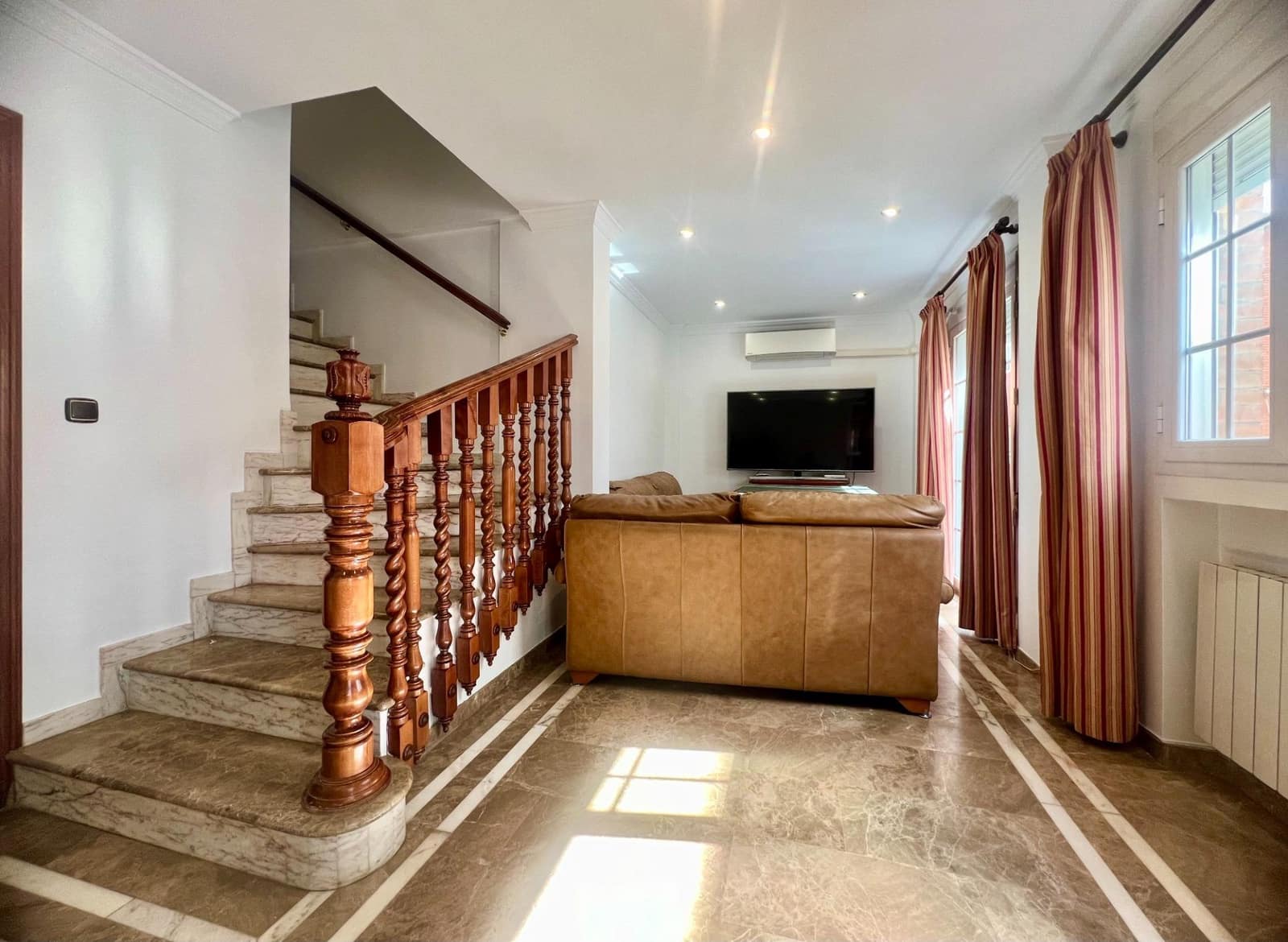 4 soverom Villa til salgs i Granada by med garasje - € 375 000 (Ref: 10171974)