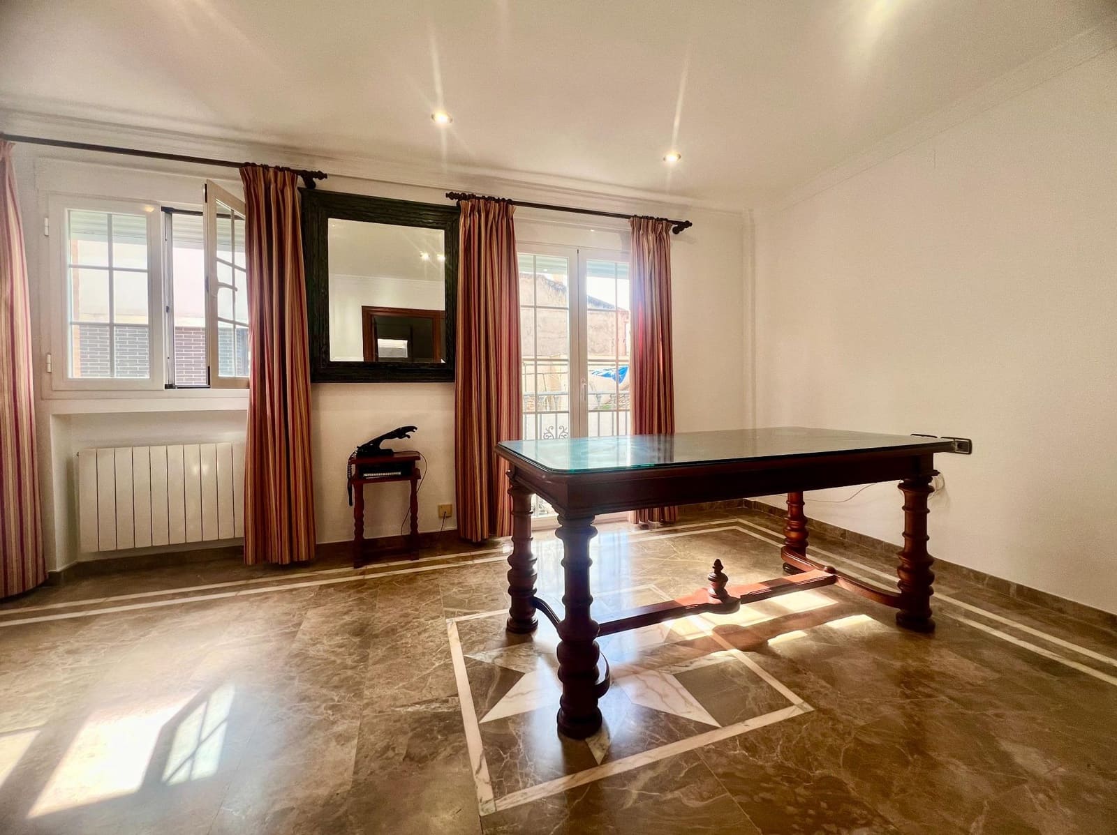 4 soverom Villa til salgs i Granada by med garasje - € 375 000 (Ref: 10171974)