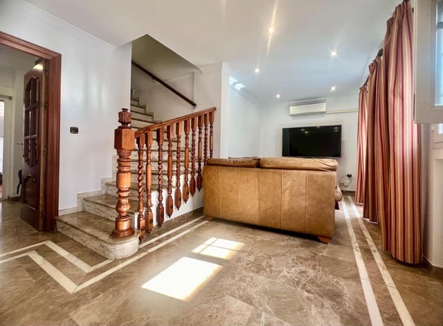 4 soverom Villa til salgs i Zaidin, Granada by med garasje - € 375 000 (Ref: 10171974)