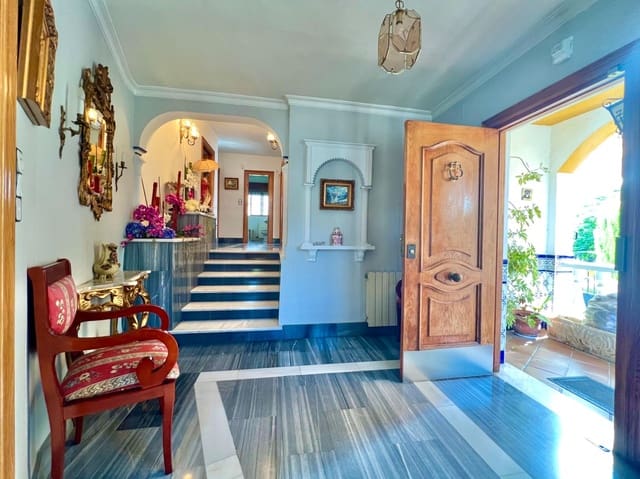 4 slaapkamer Villa te koop in Otura met zwembad garage - € 349.900 (Ref: 10171975)
