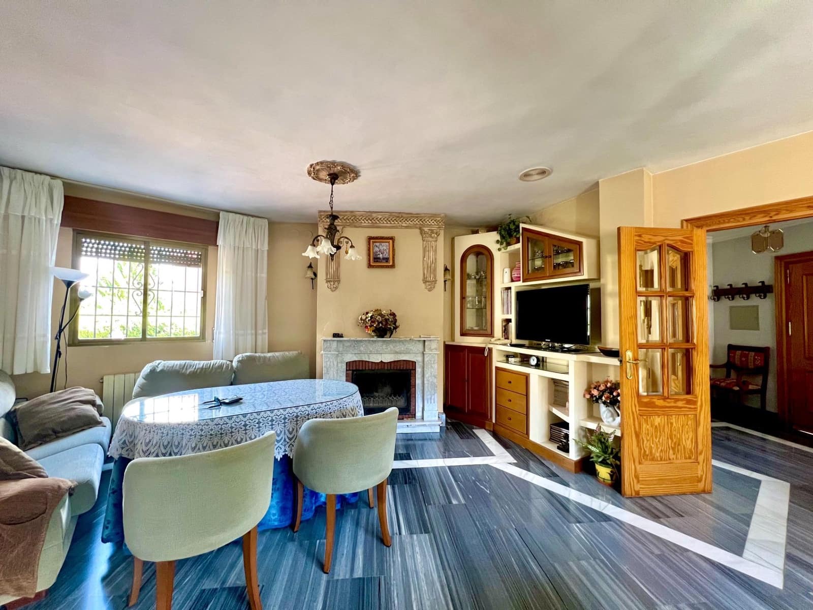 4 slaapkamer Villa te koop in Otura met zwembad garage - € 349.900 (Ref: 10171975)