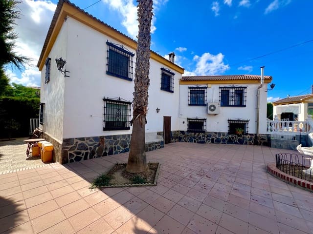 4 slaapkamer Villa te koop in Otura met zwembad garage - € 349.900 (Ref: 10171975)