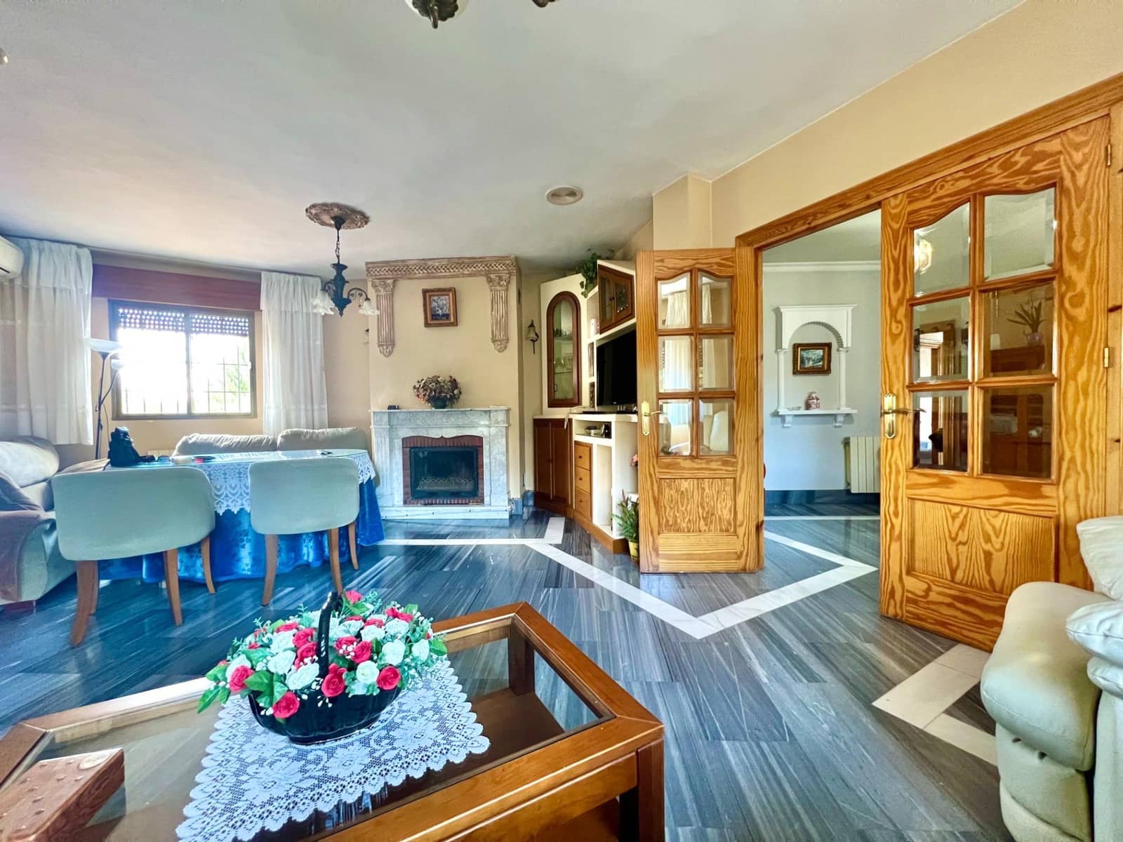 4 slaapkamer Villa te koop in Otura met zwembad garage - € 349.900 (Ref: 10171975)