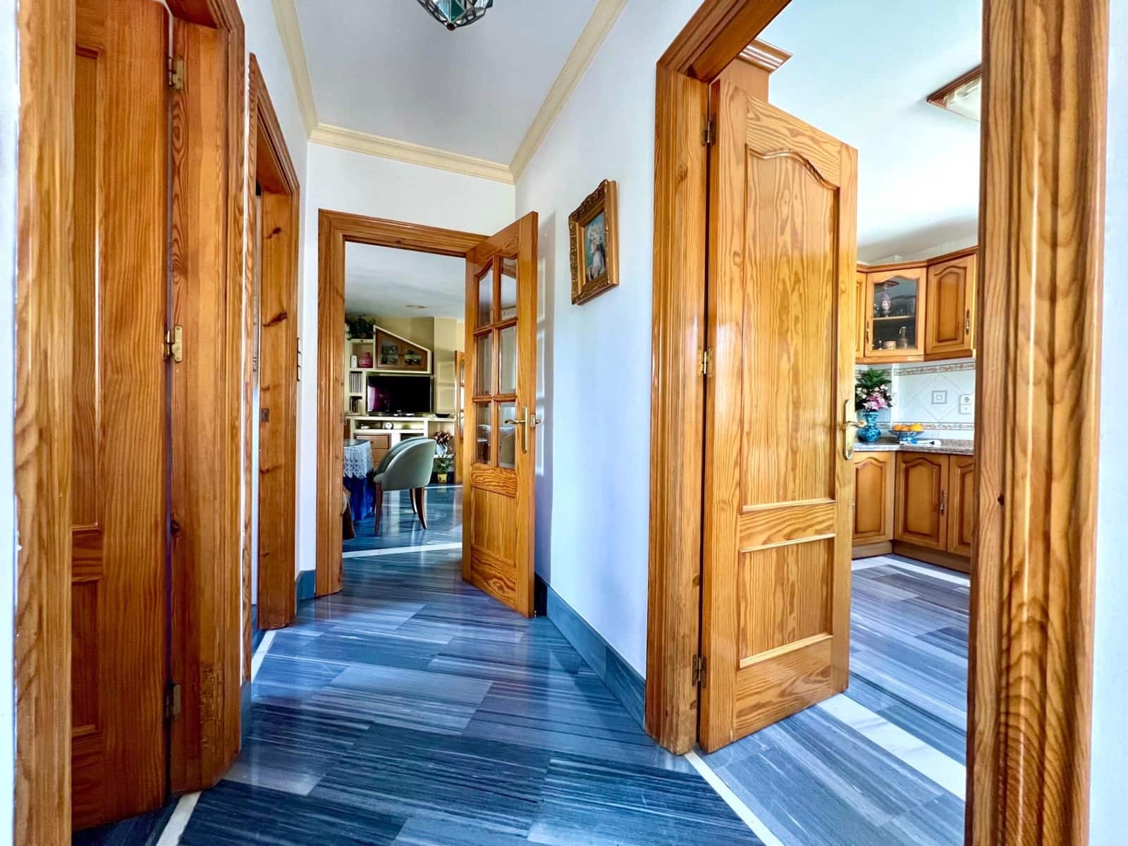 4 slaapkamer Villa te koop in Otura met zwembad garage - € 349.900 (Ref: 10171975)