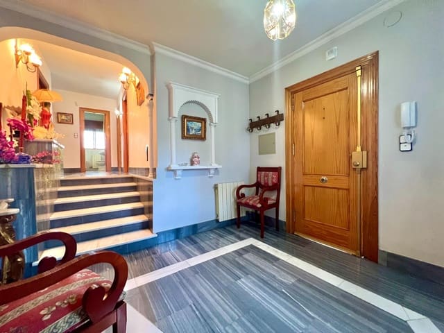 4 slaapkamer Villa te koop in Otura met zwembad garage - € 349.900 (Ref: 10171975)