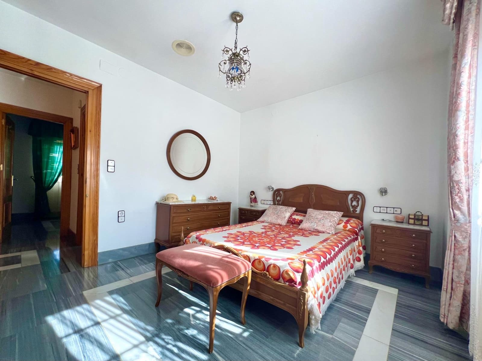 4 slaapkamer Villa te koop in Otura met zwembad garage - € 349.900 (Ref: 10171975)