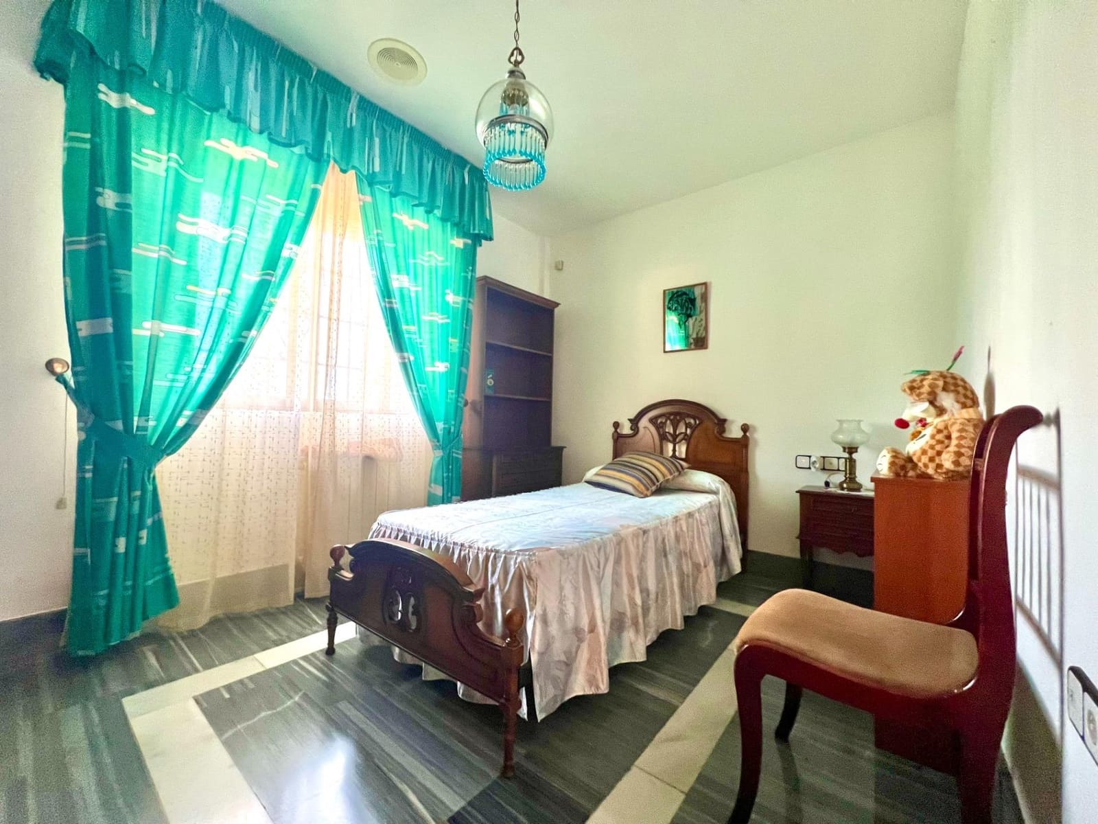 4 slaapkamer Villa te koop in Otura met zwembad garage - € 349.900 (Ref: 10171975)