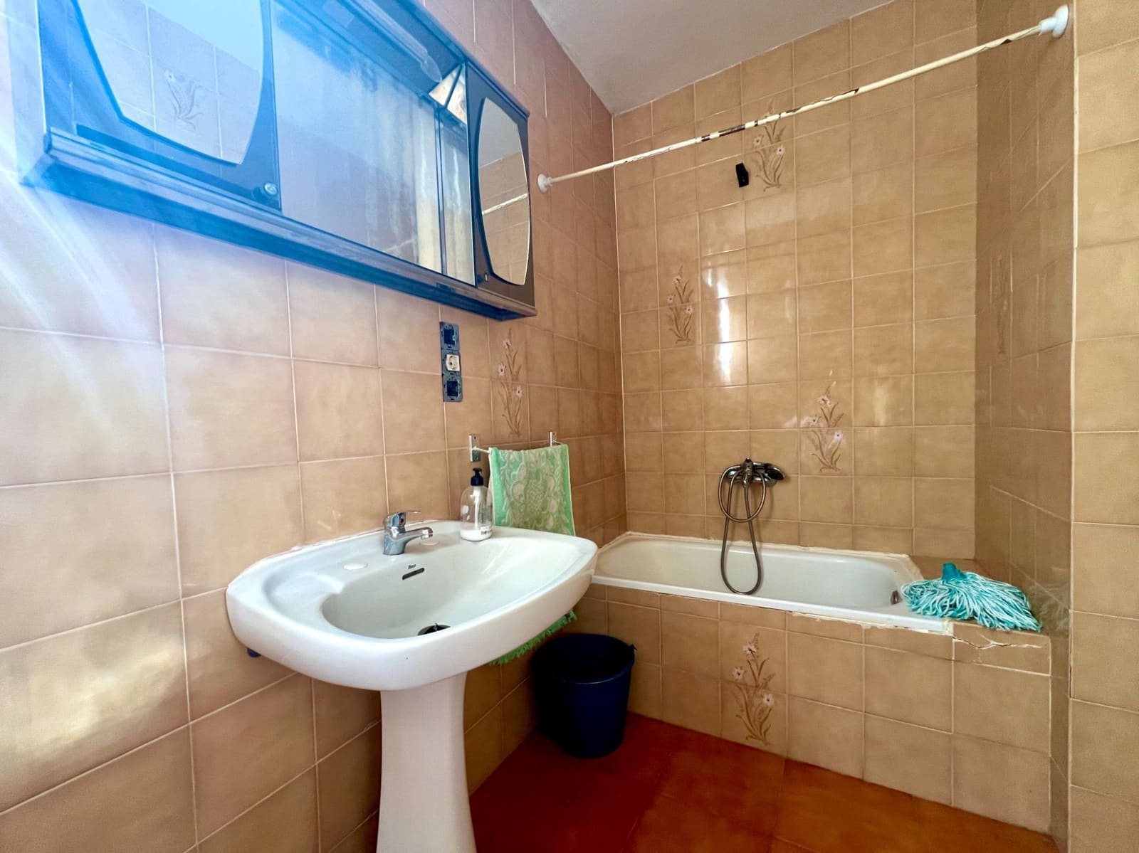 4 slaapkamer Villa te koop in Otura met zwembad garage - € 349.900 (Ref: 10171975)