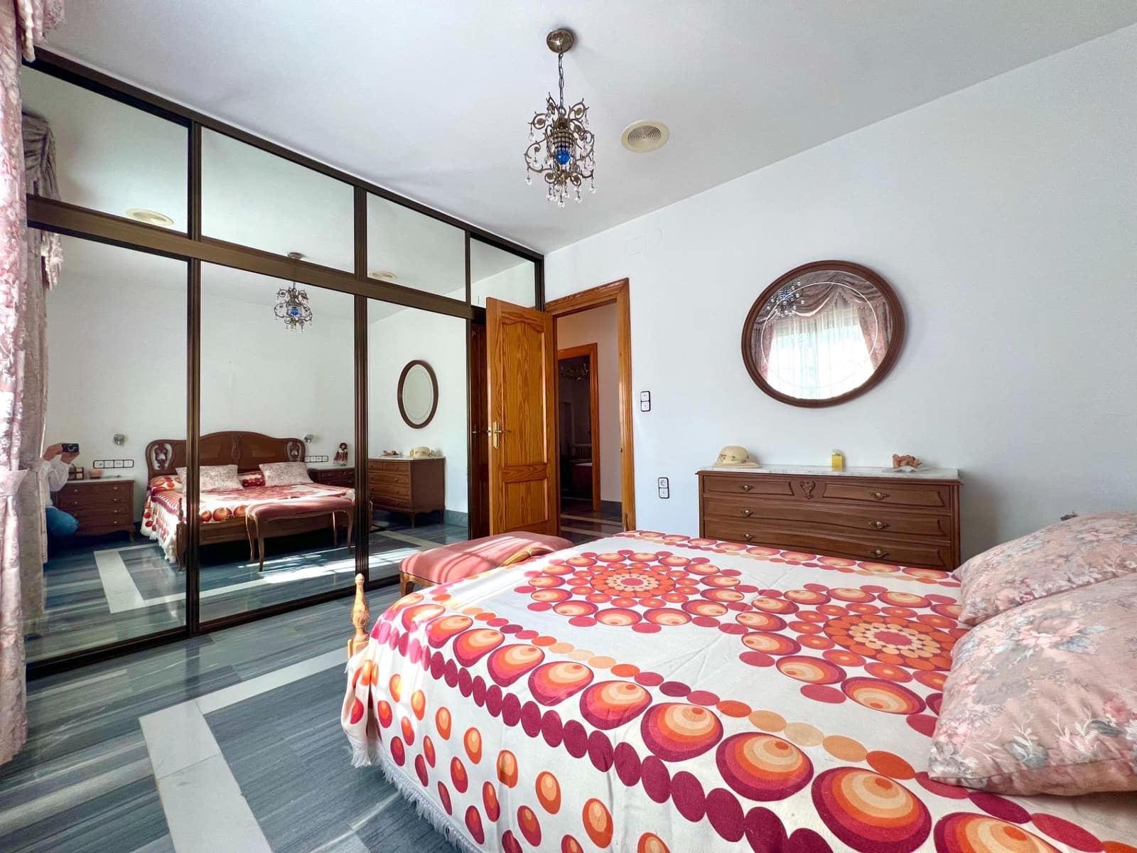 4 slaapkamer Villa te koop in Otura met zwembad garage - € 349.900 (Ref: 10171975)
