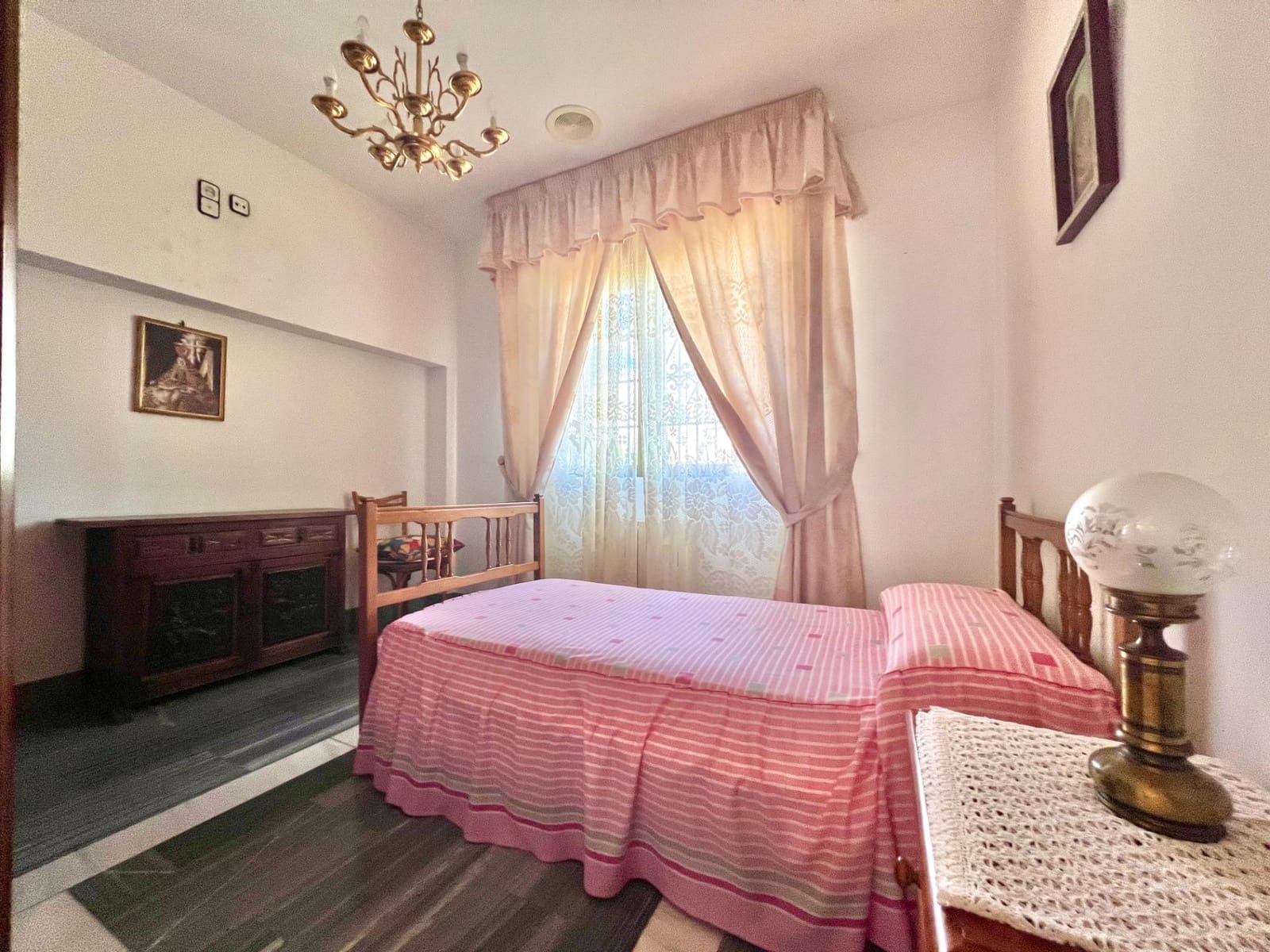 4 slaapkamer Villa te koop in Otura met zwembad garage - € 349.900 (Ref: 10171975)