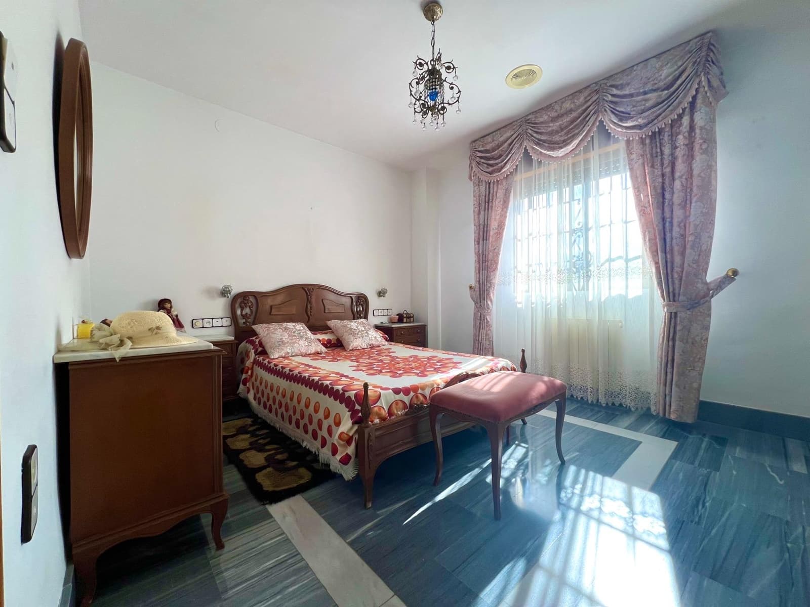4 slaapkamer Villa te koop in Otura met zwembad garage - € 349.900 (Ref: 10171975)