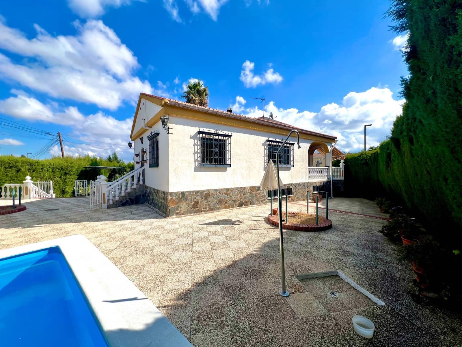 4 slaapkamer Villa te koop in Otura met zwembad garage - € 349.900 (Ref: 10171975)
