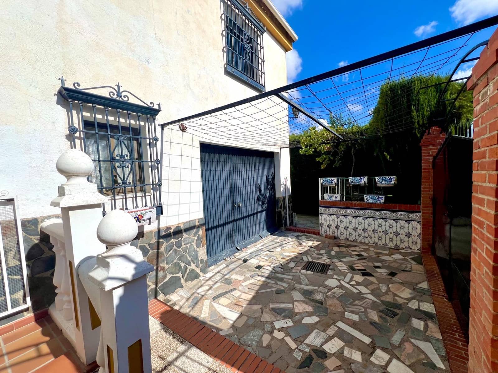 4 slaapkamer Villa te koop in Otura met zwembad garage - € 349.900 (Ref: 10171975)