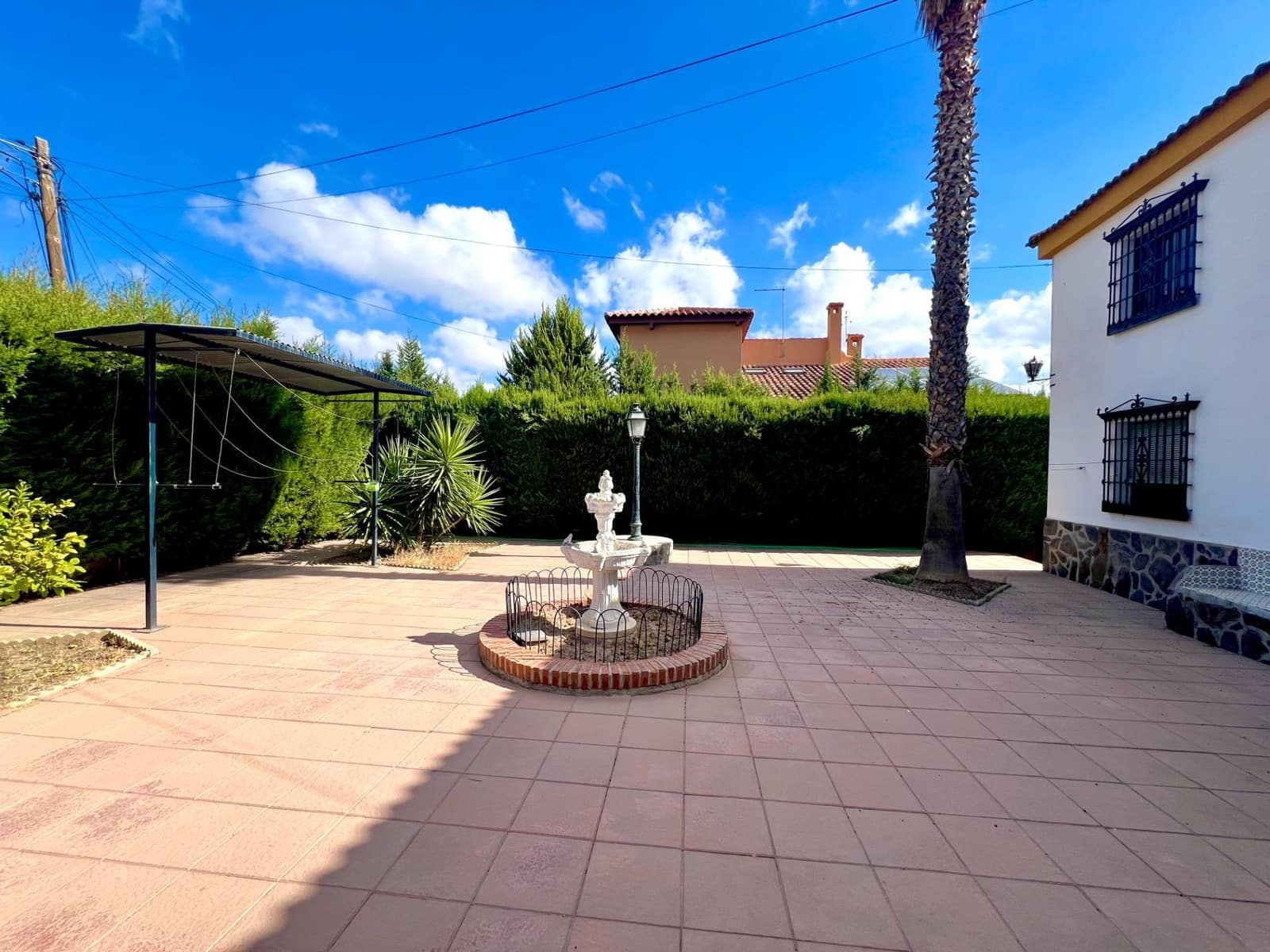 4 slaapkamer Villa te koop in Otura met zwembad garage - € 349.900 (Ref: 10171975)