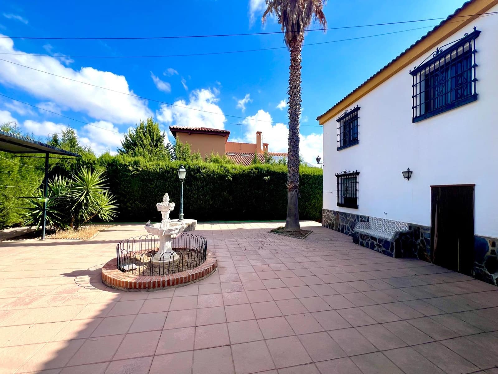 4 slaapkamer Villa te koop in Otura met zwembad garage - € 349.900 (Ref: 10171975)