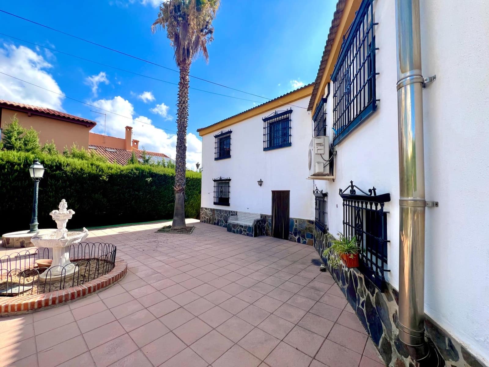 4 slaapkamer Villa te koop in Otura met zwembad garage - € 349.900 (Ref: 10171975)