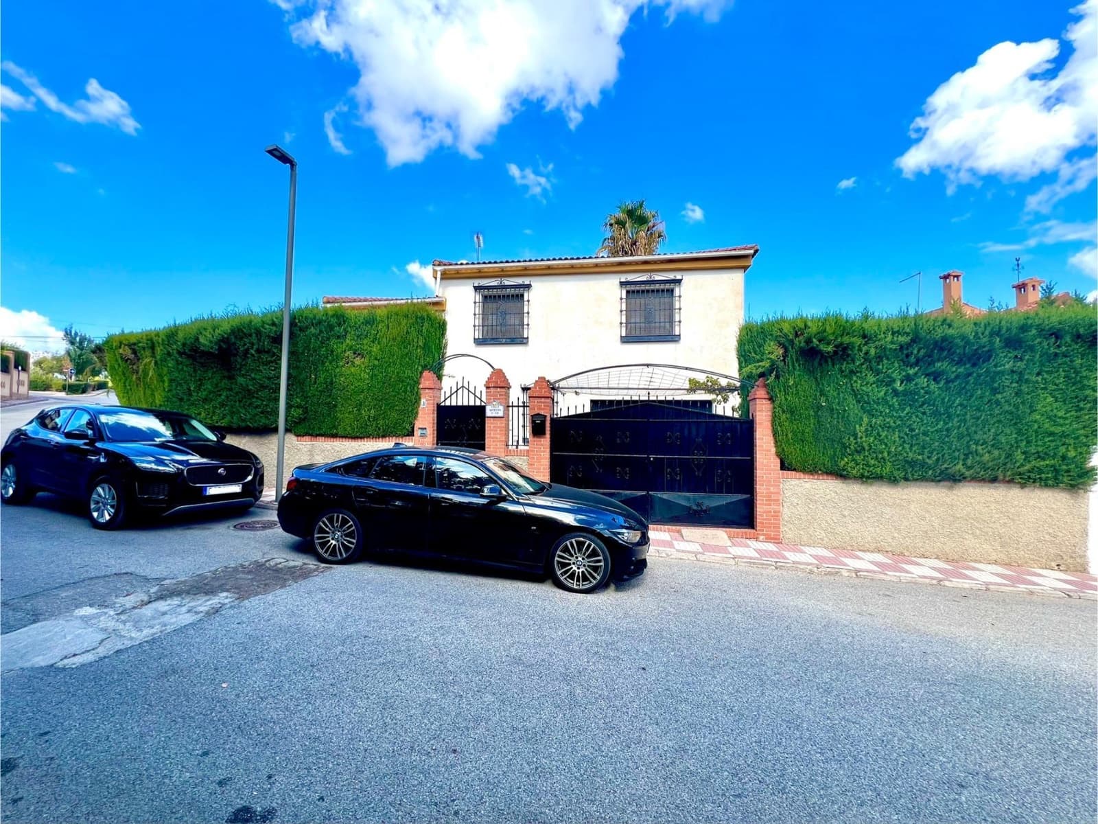 4 slaapkamer Villa te koop in Otura met zwembad garage - € 349.900 (Ref: 10171975)