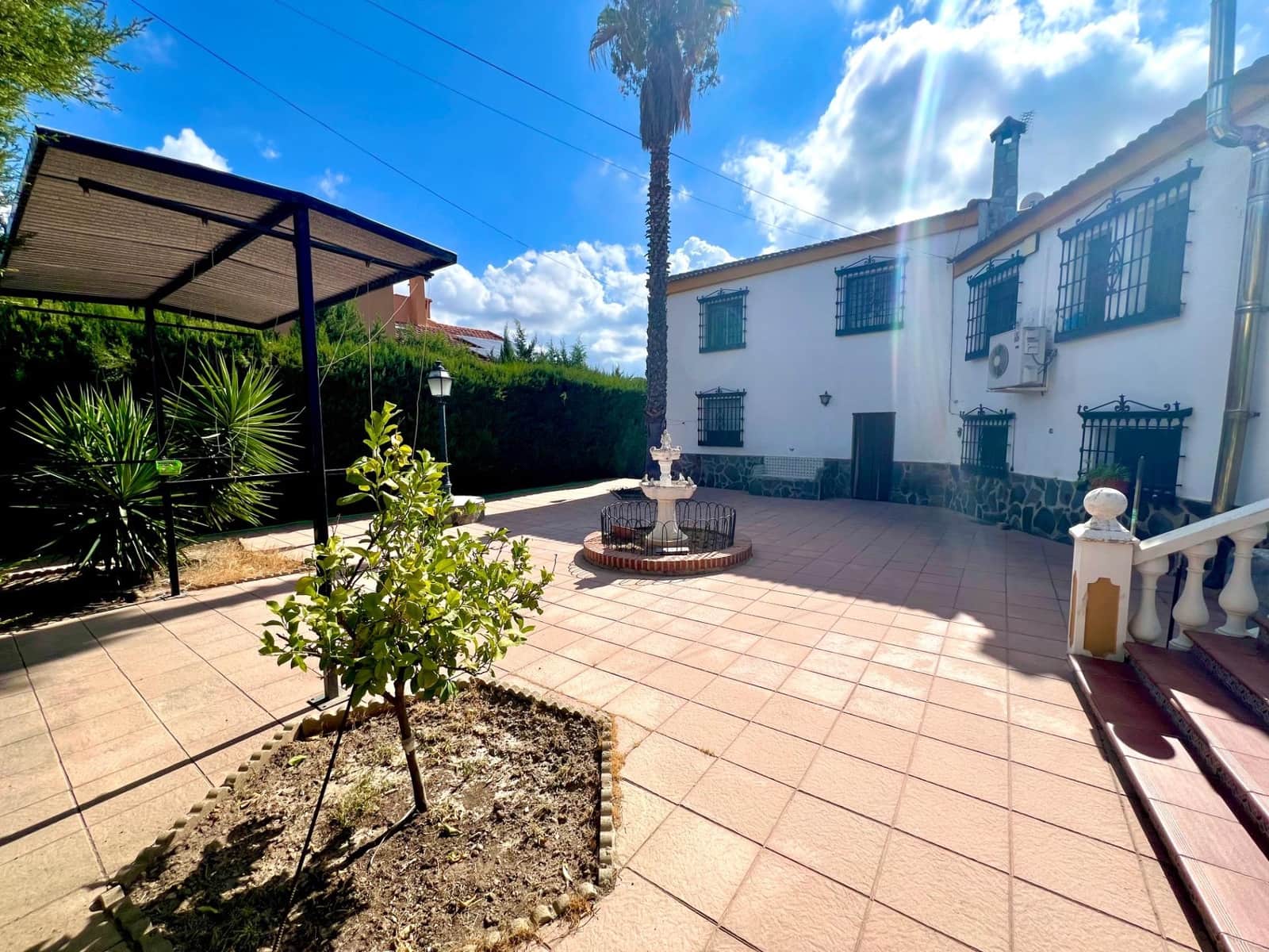 4 slaapkamer Villa te koop in Otura met zwembad garage - € 349.900 (Ref: 10171975)