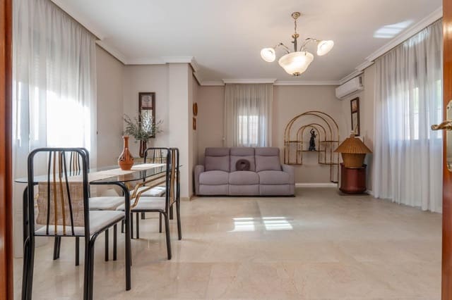 Chalet de 4 habitaciones en Albolote en venta con piscina - 299.000 € (Ref: 10171981)
