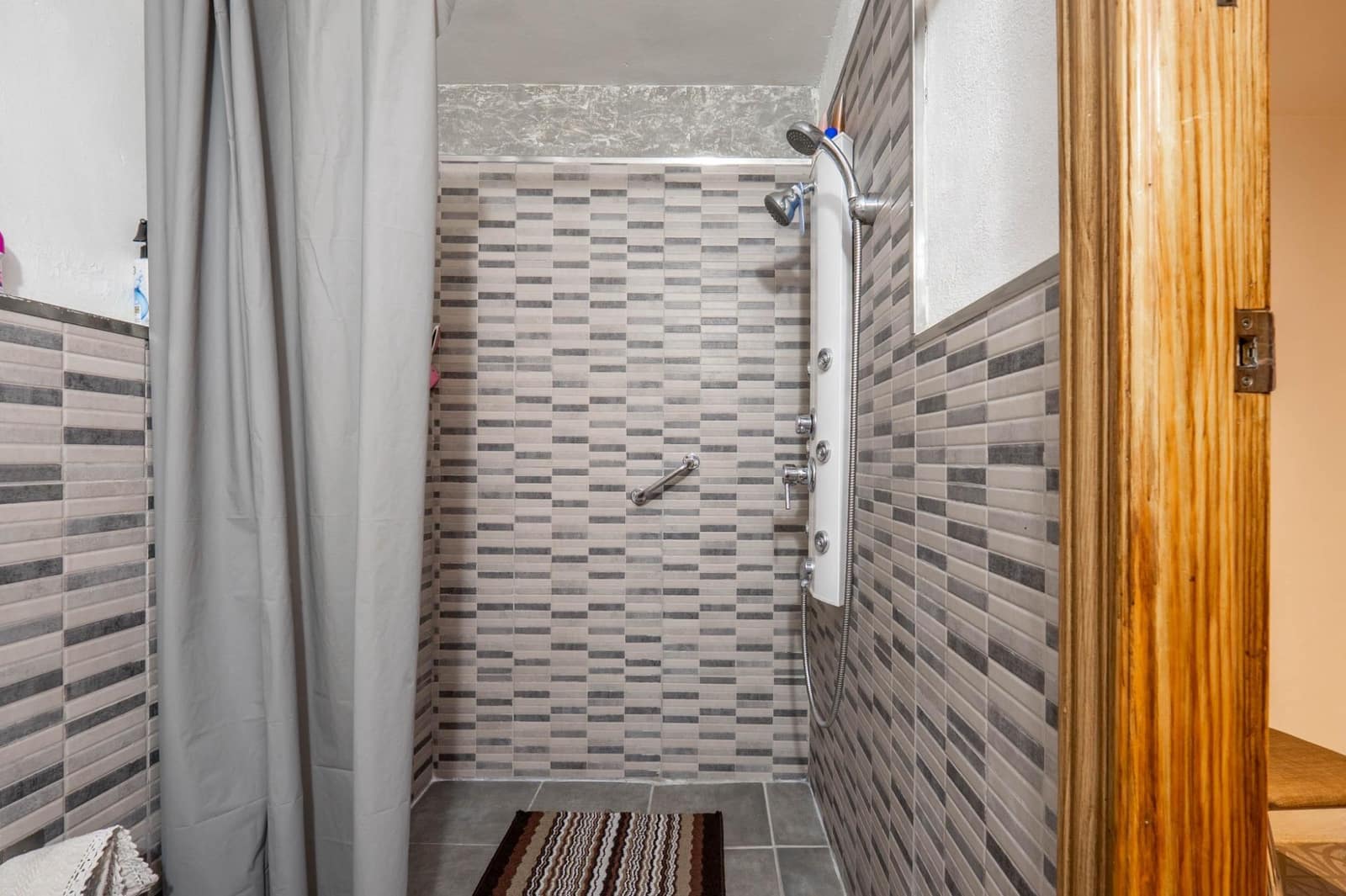 Chalet de 4 habitaciones en Albolote en venta con piscina - 299.000 € (Ref: 10171981)