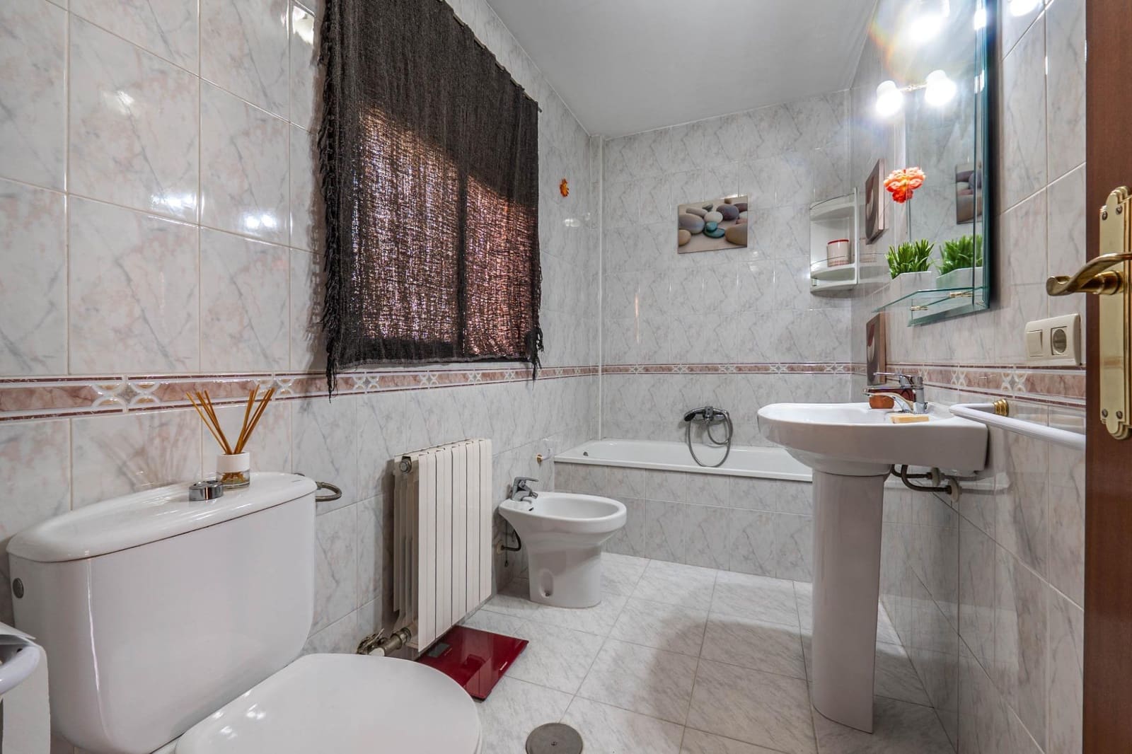 Chalet de 4 habitaciones en Albolote en venta con piscina - 299.000 € (Ref: 10171981)