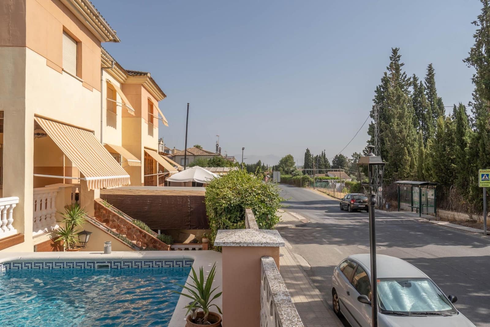 Chalet de 4 habitaciones en Albolote en venta con piscina - 299.000 € (Ref: 10171981)