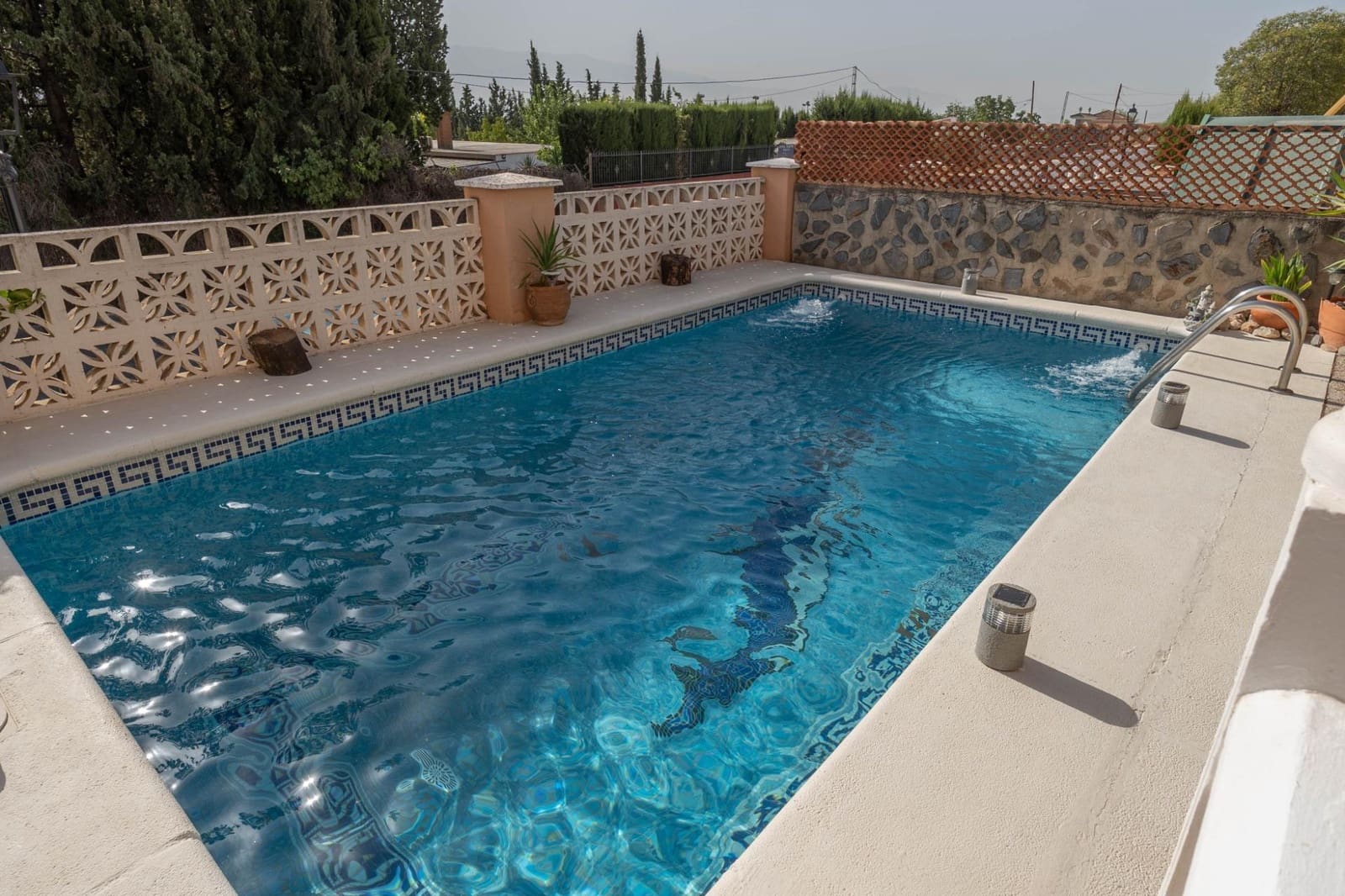 Chalet de 4 habitaciones en Albolote en venta con piscina - 299.000 € (Ref: 10171981)