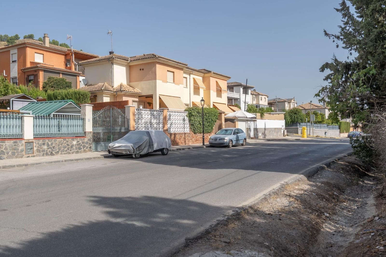 Chalet de 4 habitaciones en Albolote en venta con piscina - 299.000 € (Ref: 10171981)