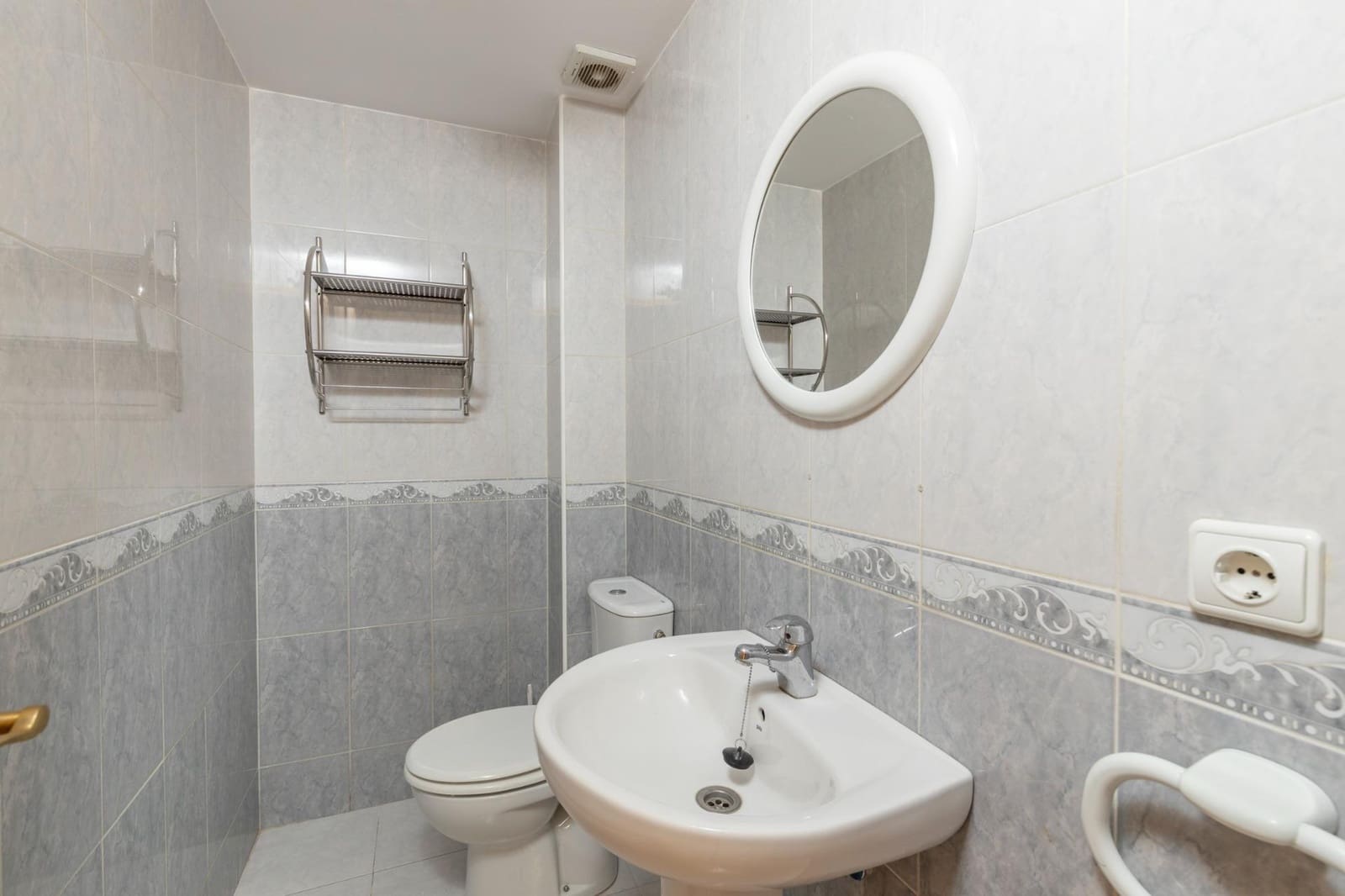 3 slaapkamer Halfvrijstaande villa te koop in Monachil met garage - € 245.000 (Ref: 10171983)