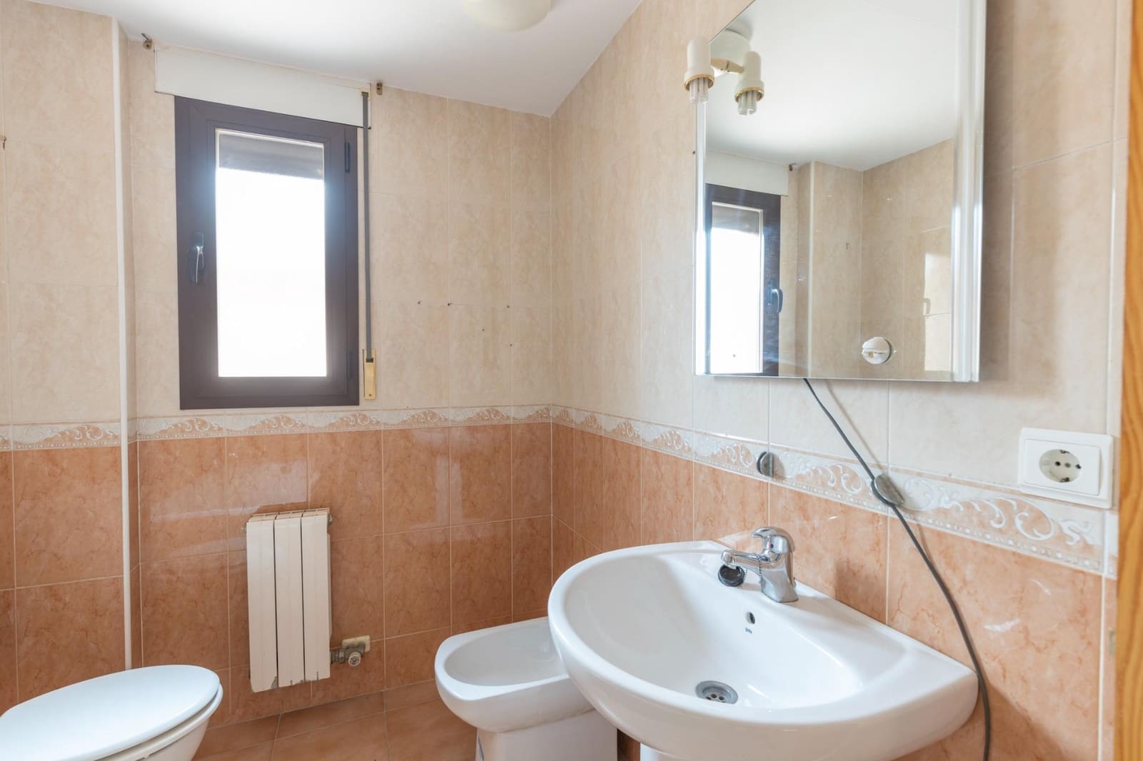 3 slaapkamer Halfvrijstaande villa te koop in Monachil met garage - € 245.000 (Ref: 10171983)
